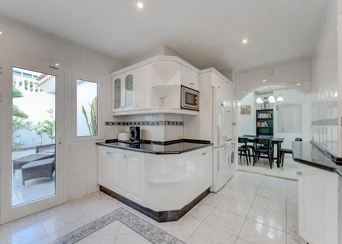 Marvelous - La Caleta 아데제