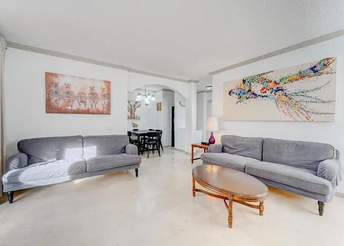 Marvelous - La Caleta Адехе